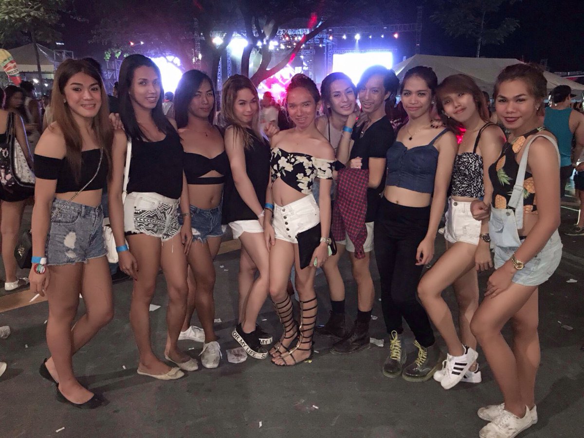 ishmearianne's tweet image. Jghome from #NeverlandManila #Raveolution 👭👭👭💕