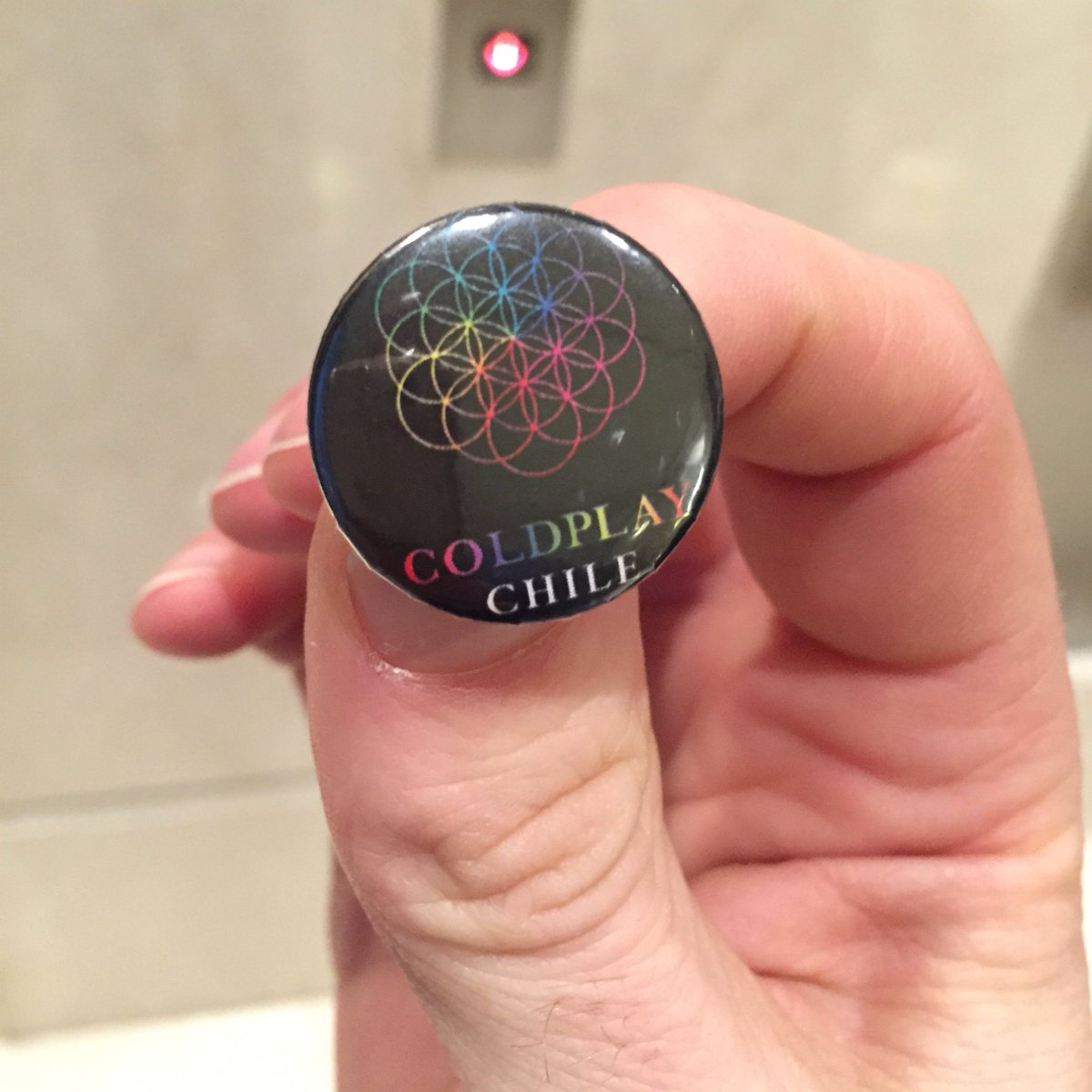 coldplay's tweet image. Gracias Chile, so kind and so patient. Looking forward to tomorrow. WC. X
