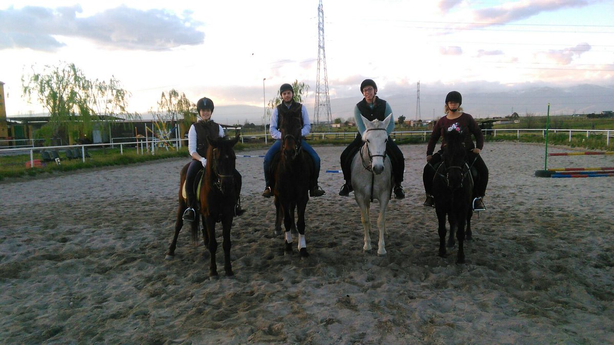 LabraAlbarran's tweet image. Tardw monta de caballo
Con #zaida mesa cordero#
Con #david rollano&quot;#
Con #hector Mateos nevado#