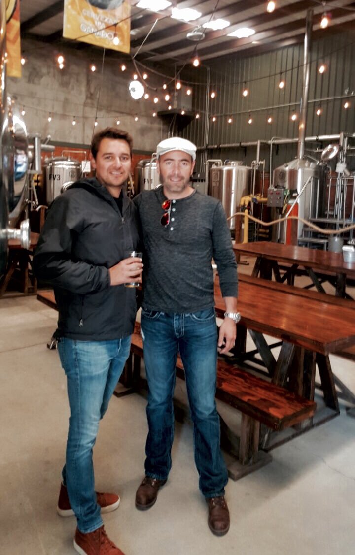 Cerveza_Minerva's tweet photo. Eugenio y @jesusbrisenog en Ensenada. Ya viene el lanzamiento de la cerveza colaborativa entre Minerva y Wendlandt. https://t.co/o0jc5QxG2y