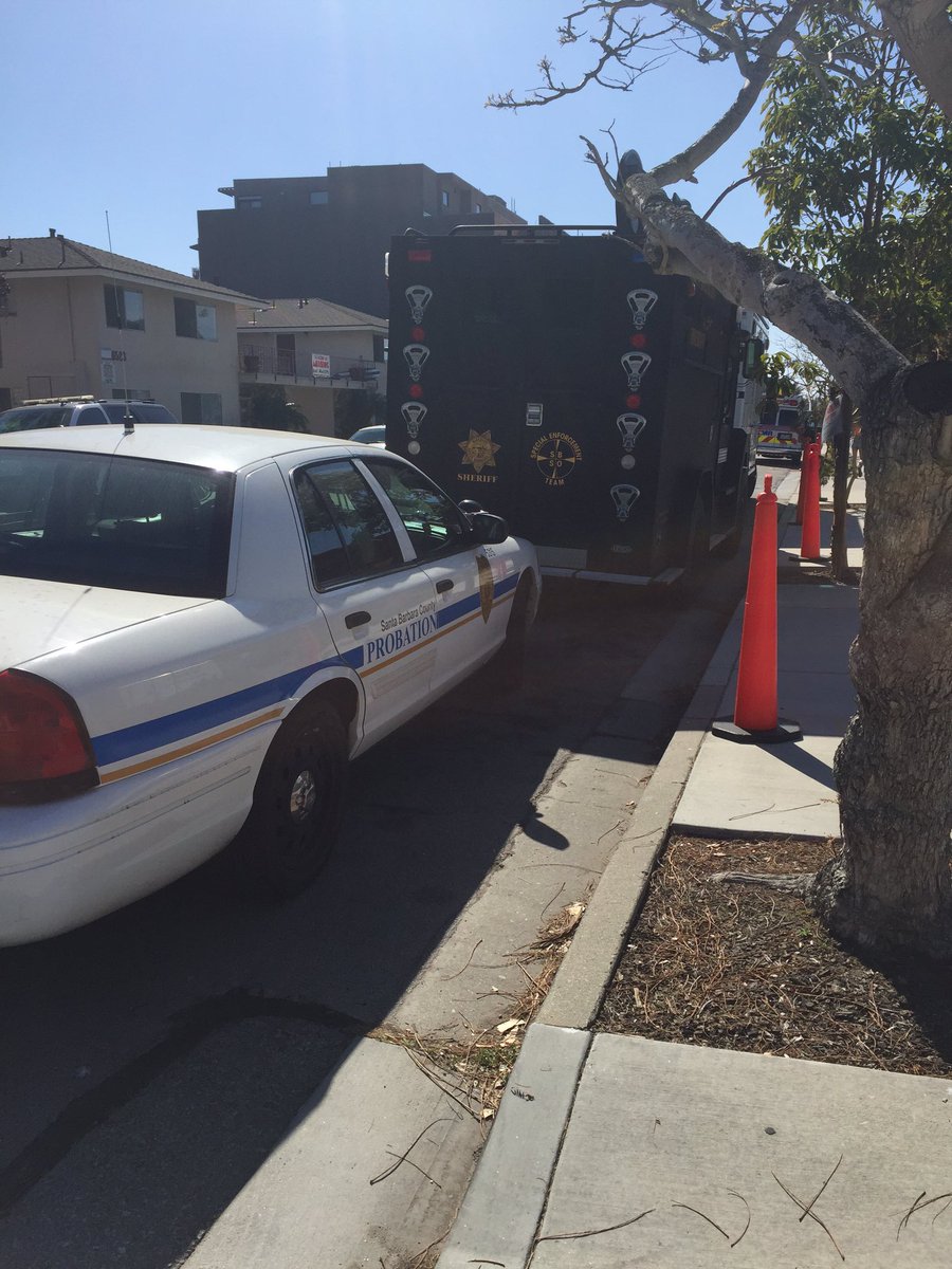 luperabago's tweet photo. Probation helping at #Deltopia. #LW2SC #IslaVista https://t.co/S2OxNYgyOF