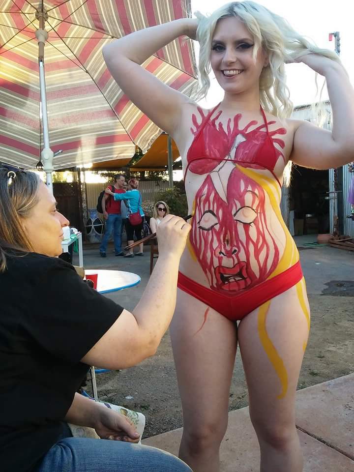 TFO's Christy Savage painting a bloody blonde on @MarylinMonroach at #WorkOfBody