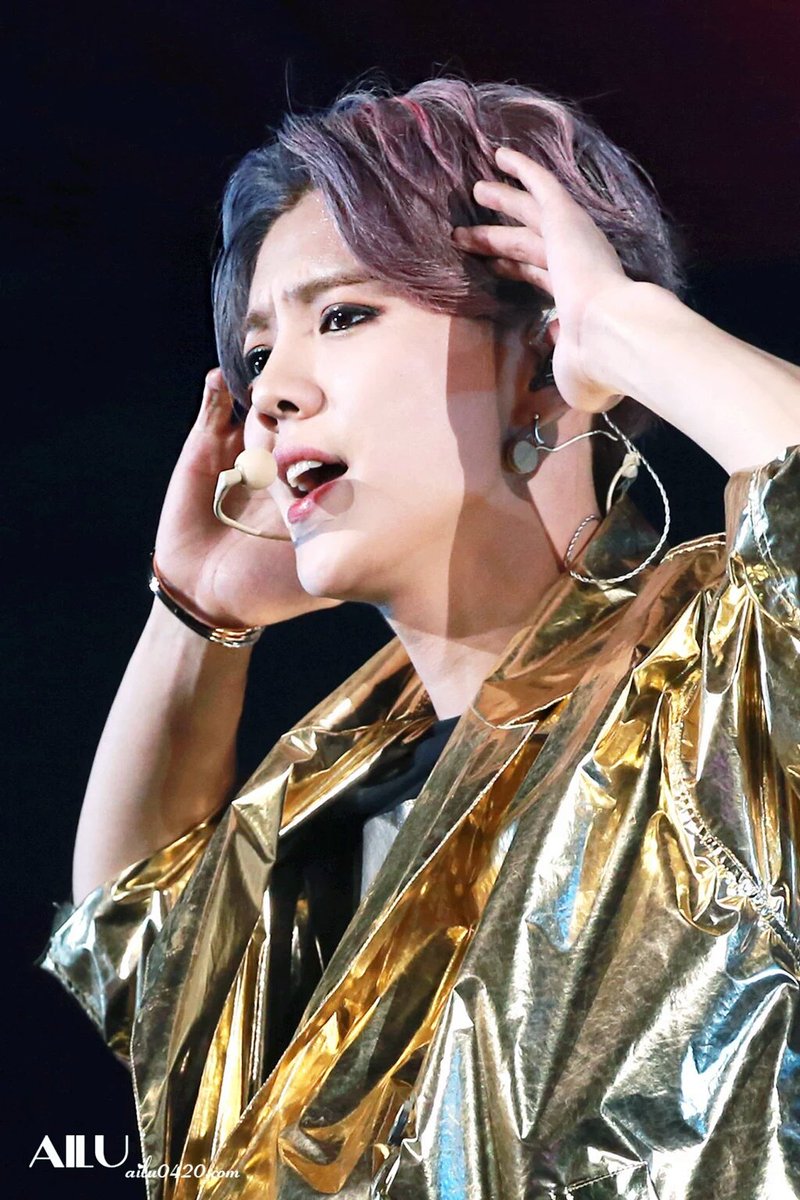EXOtics_hunhan's tweet photo. who. is. luhan? https://t.co/NMEvEXn5f3