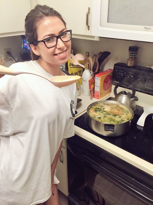 Decided to make some of my childhood favorites for dinner tonight! 😋🍽 #caldodepollo #arrozconleche https://t<a href="/tag/arrozconleche"class="tags"><span>#arrozconleche</span></a><a href="/tag/caldodepollo"class="tags"><span>#caldodepollo</span></a>