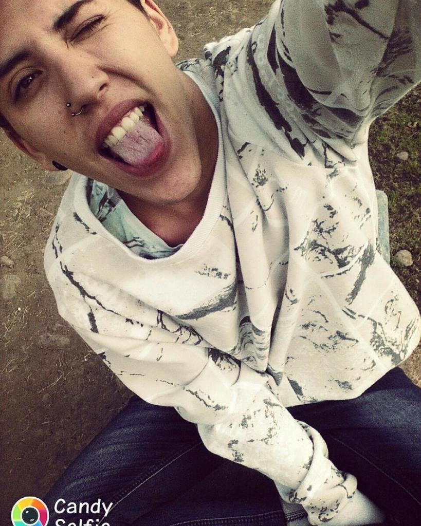 RaquelQQuiroga's tweet photo. #instagay #instabello #popu #pircing #latinoamerica #lml #verde #instalove #weeb #gaycurico #guapote #gaychile #vir… https://t.co/0ANRcyiUpe