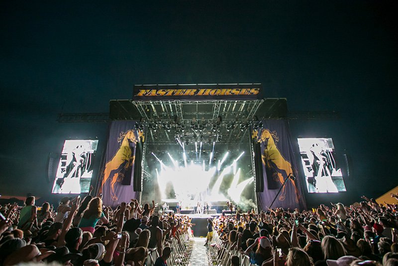 faster_horses's tweet photo. A place to forget our troubles for a little while... #partyofthesummer https://t.co/on3mYbd9QD