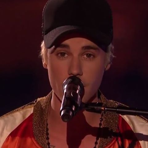 jane07077's tweet photo. You should go and love yourself
 #JFCJustinBieber https://t.co/PqfhZRXVbF