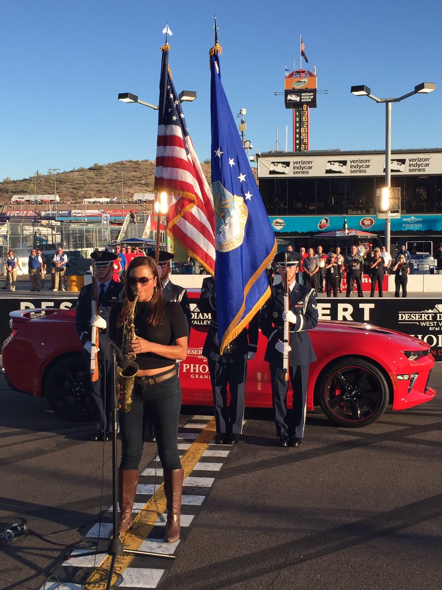 #DDCPhoenixGrandPrix National Anthem performed by <a href="/JessyJSax/">Jessy J</a> 

#INDYCAR