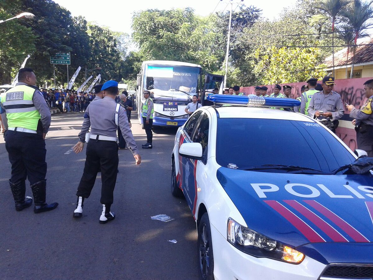 08.04 Pengawalan rombongan <a href="/vikingsubang/">Bobotoh Persib From Subang</a> ke GBK <a href="/zonasubang/">SUBANG KIWARI</a>