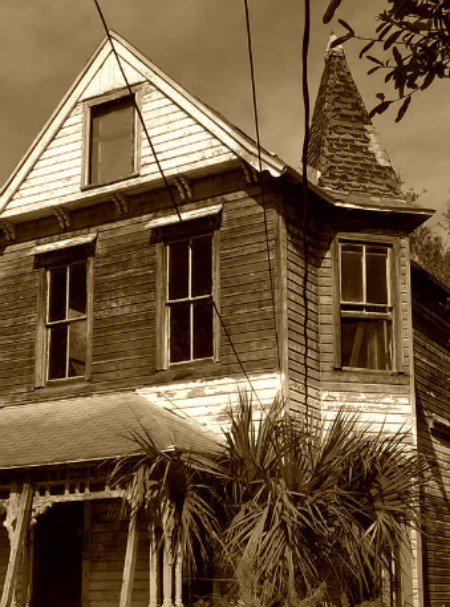 NightAmongGhost's tweet photo. Out stalking old houses yet again...:) https://t.co/OH1zBFUe0R