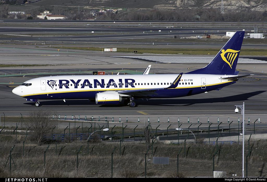 #Ryanair basa nuevamente en #Santiago de #Compostela desde esta noche el Boeing 737-800 con matrícula EI-FOR.