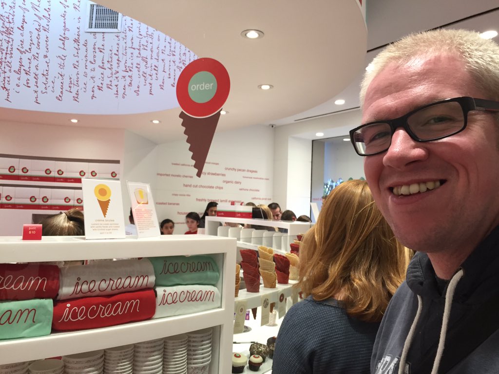 miriam_lowe's tweet photo. It was light outside when we first started queuing! Was so worth the wait though! @sprinkles @sprinklesicecrm https://t.co/fJ3aUtMSuA
