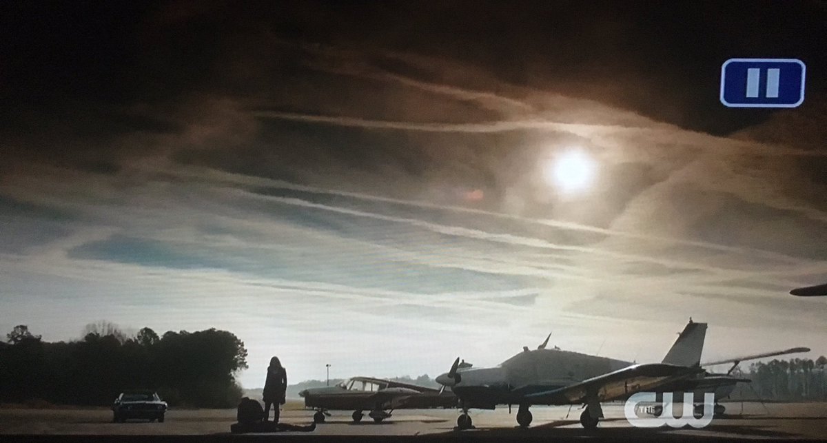 SkyAnalysis's tweet image. #SkyderALERT on this weeks episode of #VampireDiaries 👍🏻👍🏻 @cwtvd