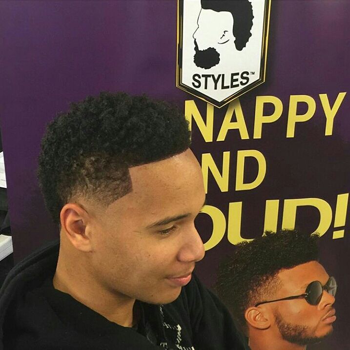 _NappyStyles's tweet photo. Check our how @shaunjthebarber got @butlerbigbiz fade righteous with our #nappingpaste!
#NappyStyles https://t.co/eOCBgOuKzO