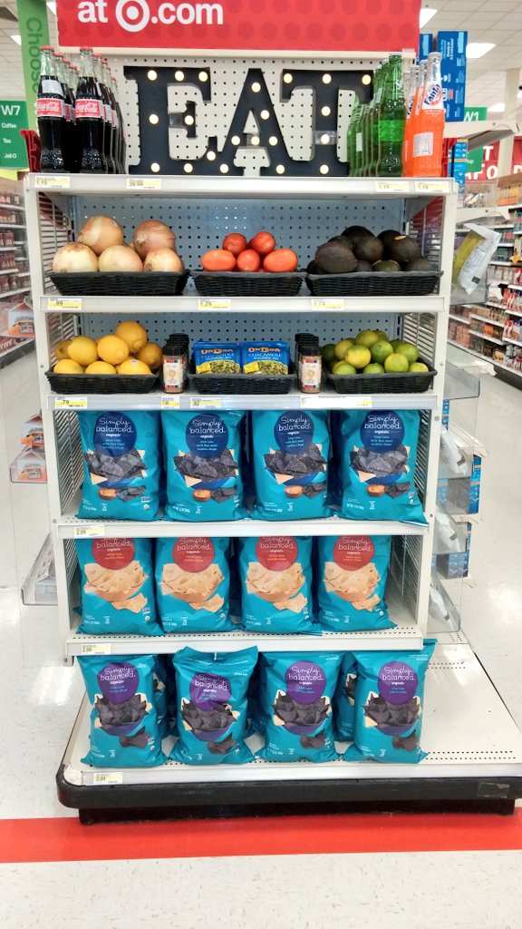 regrams's tweet image. You like to Eat? You like Salsa &amp;amp; Guacamole? Come to Lino and we'll take care of you. #legendarylino
 @Adam_Reiter