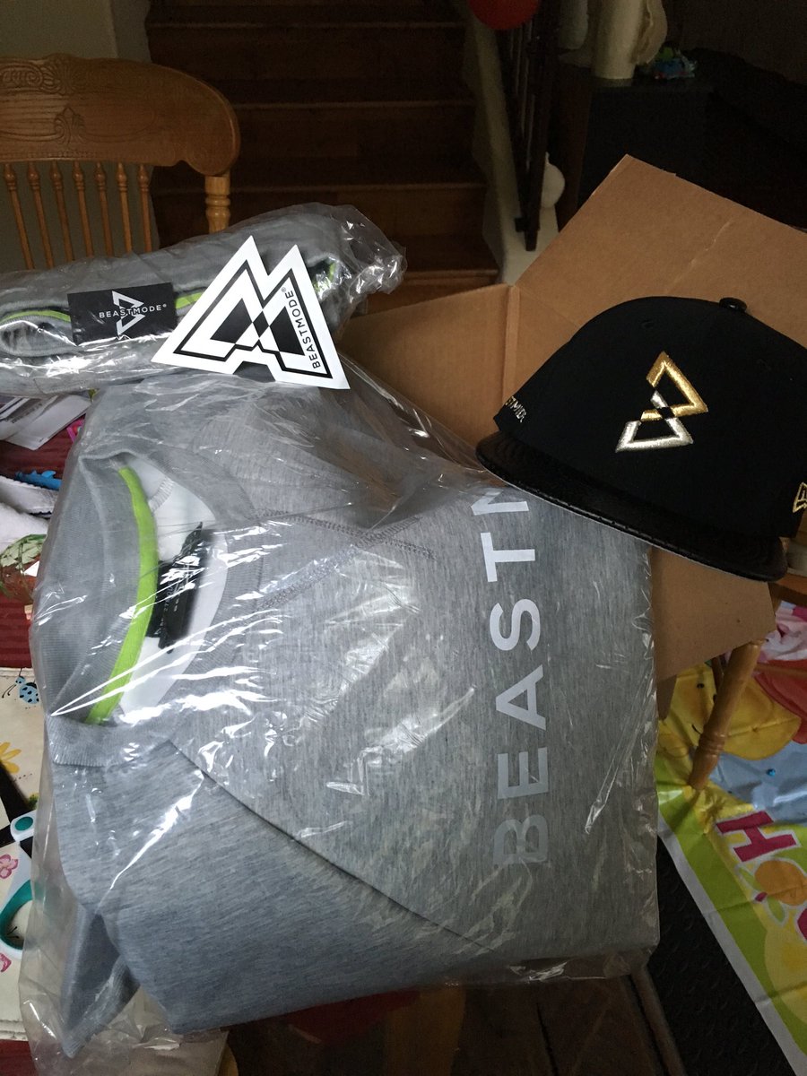 Bruinguerrero's tweet photo. @beastmodestore @MoneyLynch @GabiHz78 #beastcity son ! @santamonicacity watch out! https://t.co/ZfW74M7jHs