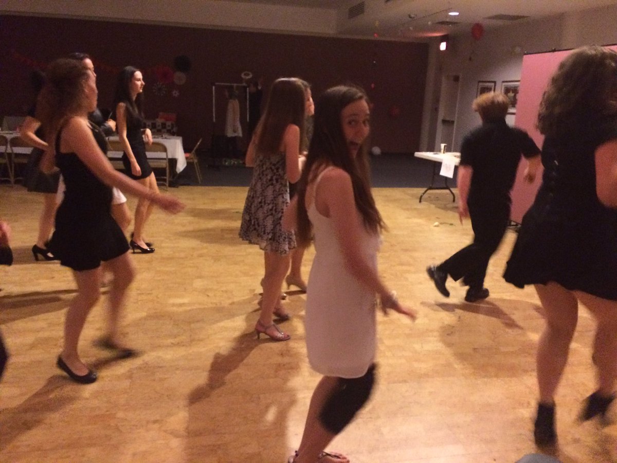 NoVTYtweets's tweet photo. The pals had fun at black and white ball!⚪️⚫️⚪️⚫️❣ https://t.co/22ROMKUhTH