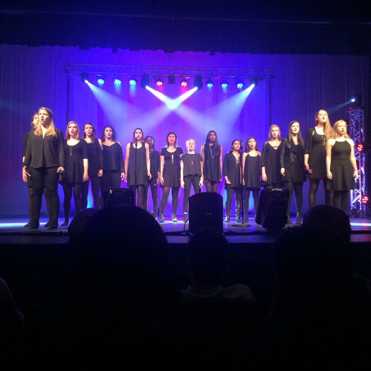 SingStrong's tweet photo. #DoReMigas deliver an emotional performance! #SingStrongDC #SingStrong #ThisIsHowISingStrong https://t.co/eUMVbnDB0j
