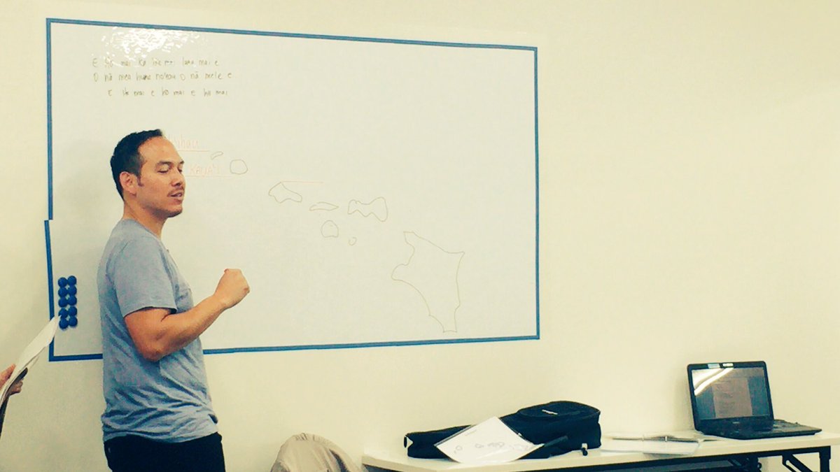 HULAJAPAN's tweet image. 今日は東京にてクム カヴィカによる講座を開催中です〜！とっても和やかにスタートしました♡
#hula #hulaj #kumuhula #フラ