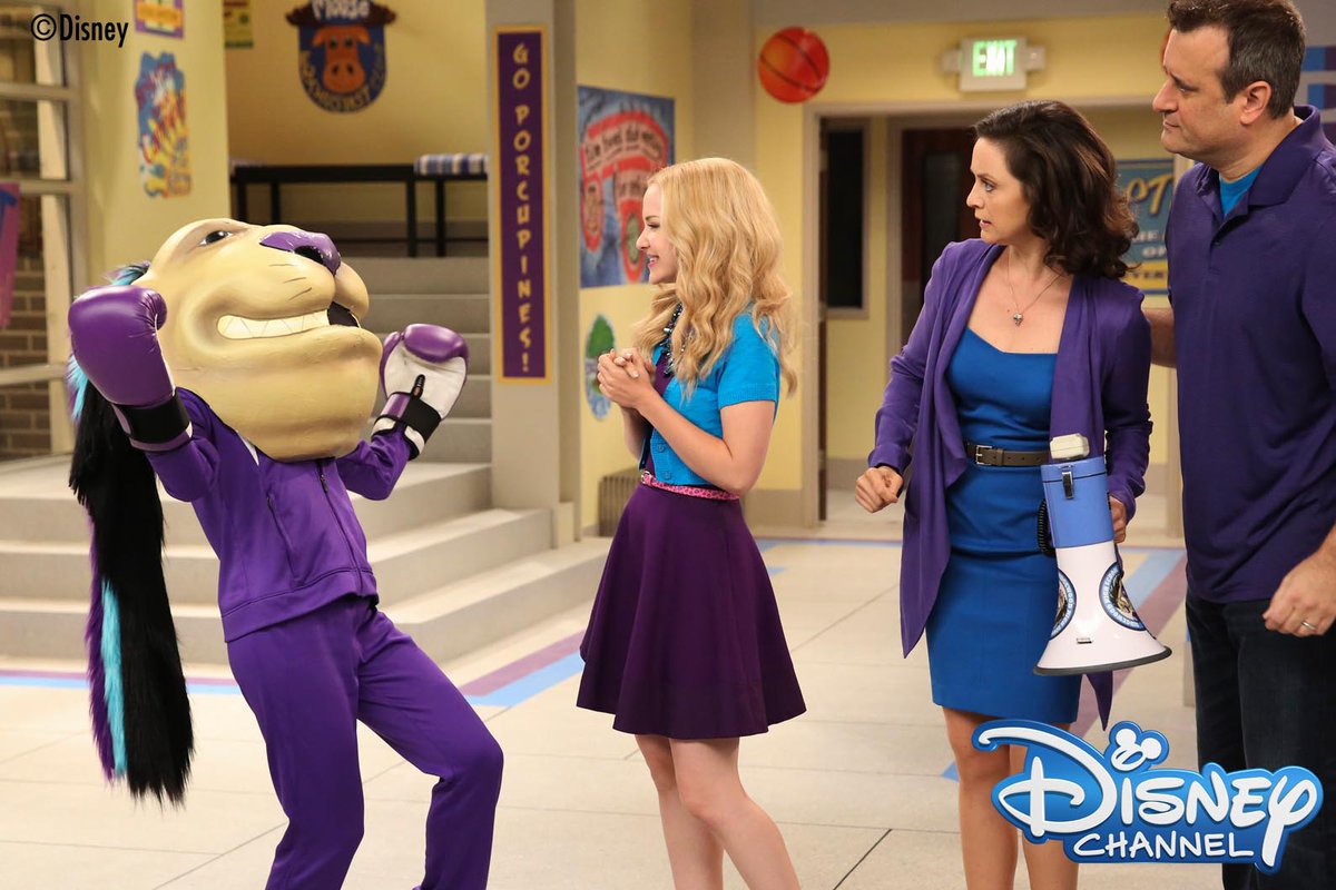 ディズニー チャンネル スターズ 公式 4月の うわさのツインズ リブとマディ は毎週新エピソード 今日19時 あこがれのスーパーヒーロー リブは主演ドラマの撮影が始まり 張り切るが マディは凱旋パレードの先頭を務めるため ヤマアラシの