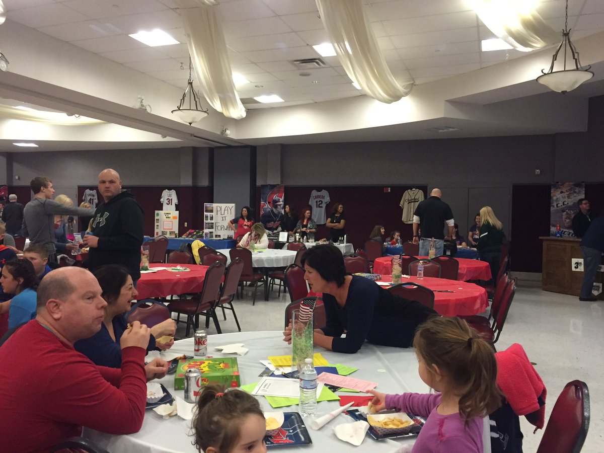cms_deitrick's tweet photo. Had a blast at Team S-Ville Swing For the Stars. Thanks, Collette Fine and SHS baseball squad!  #SCStrongTogether https://t.co/vDzsGRIPHA