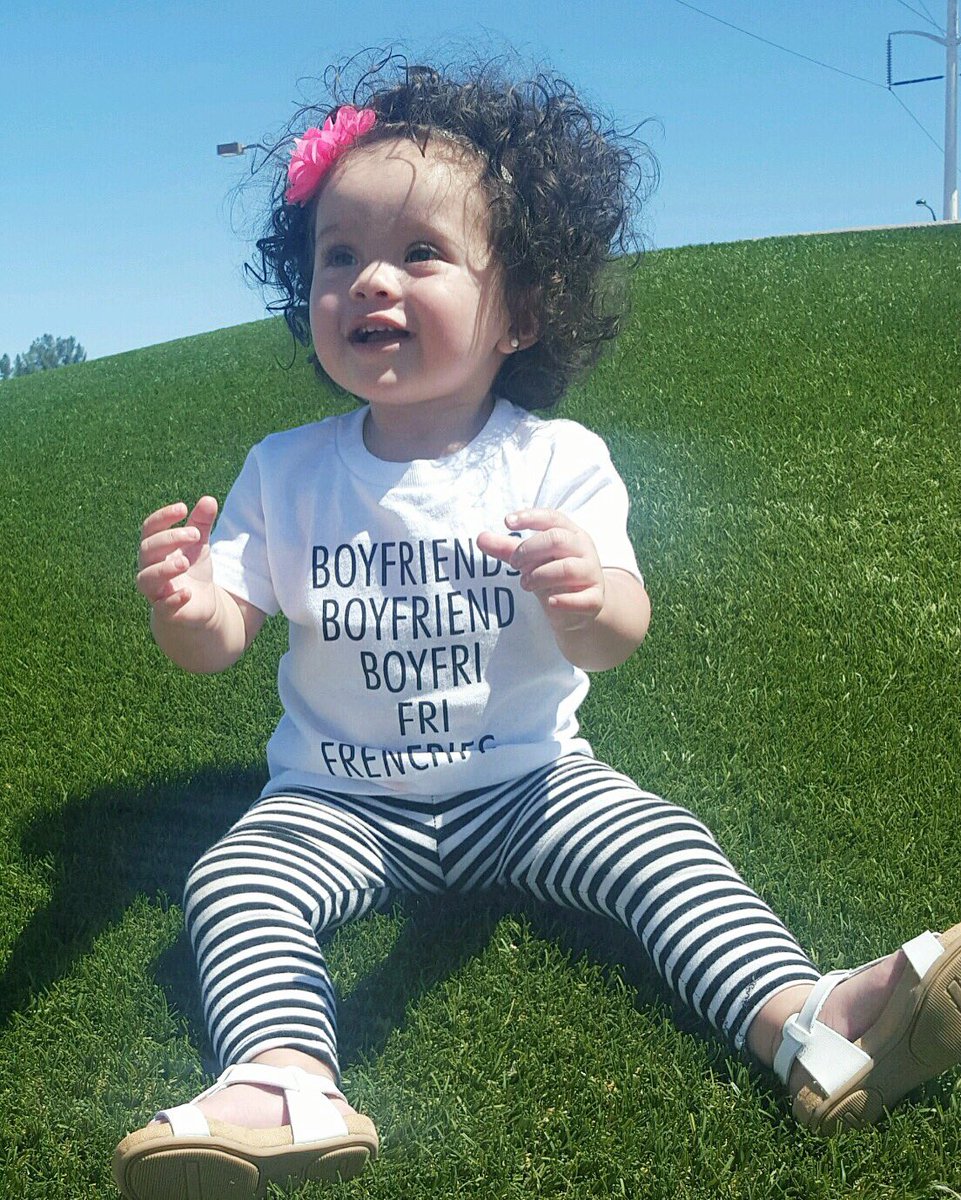 JUMPINGJAAC's tweet photo. Hi Alicia❗️We hear shes enjoying some 82 degree weather, in Phx, in her 👦🏻<🍟 shirt•••• ❤️ Bye Alicia❗️ #JUMPINGJAAC https://t.co/4PzUcYEljS