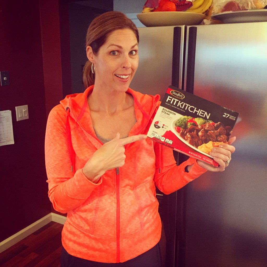 amygmultimedia's tweet photo. Packin 4 @SFGiants #OpeningDay, no time 2 cook. My go 2? @stouffers protein-packed #FitKitchen meals #ThisIsFit #ad https://t.co/mUfuvAMKIY