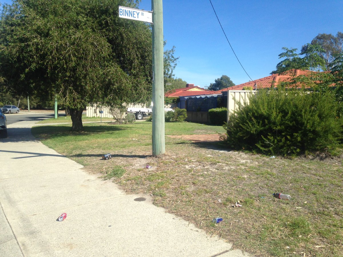 _RebeccaMarsh's tweet photo. 5ppl charged after an out of control party in South Lake last night. 12yo charged with assault public officer. https://t.co/x3q0TcIQsF