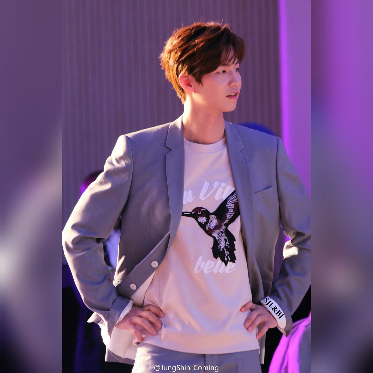 lck1027jp's tweet photo. #花样排球 #搜狐视频 #粉丝福利 #宋再临 #帅哥 #笑容可爱 #송재림 #두군두군스바익그 #밴드를 #songjaelim #fansservice #handsomeguy #cutesmiles #niceposes https://t.co/i2k4sGyKp9