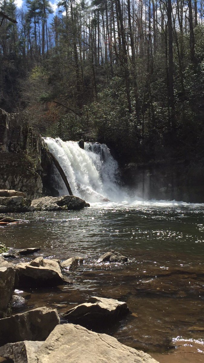 Nickelley9's tweet photo. It was a fun six mile hike up and down mountains to see this. 😍 https://t.co/yCGCR36X1X