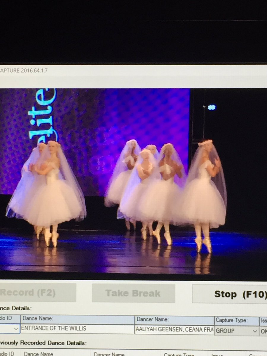 courtlangstaff's tweet image. Looking beautiful ladies ! #pointeballet @EDanceChallenge @DRCVIDEO #EliteDanceChallenge