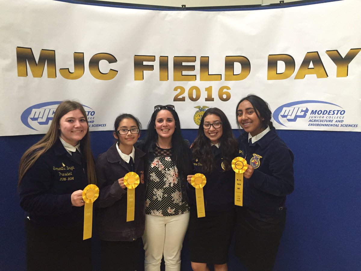 LGHSFFA's tweet photo. Congrats to our floral team for earning 5th high team today at the 2016 Modesto Junior College Field Day! https://t.co/U69nGYJfs8