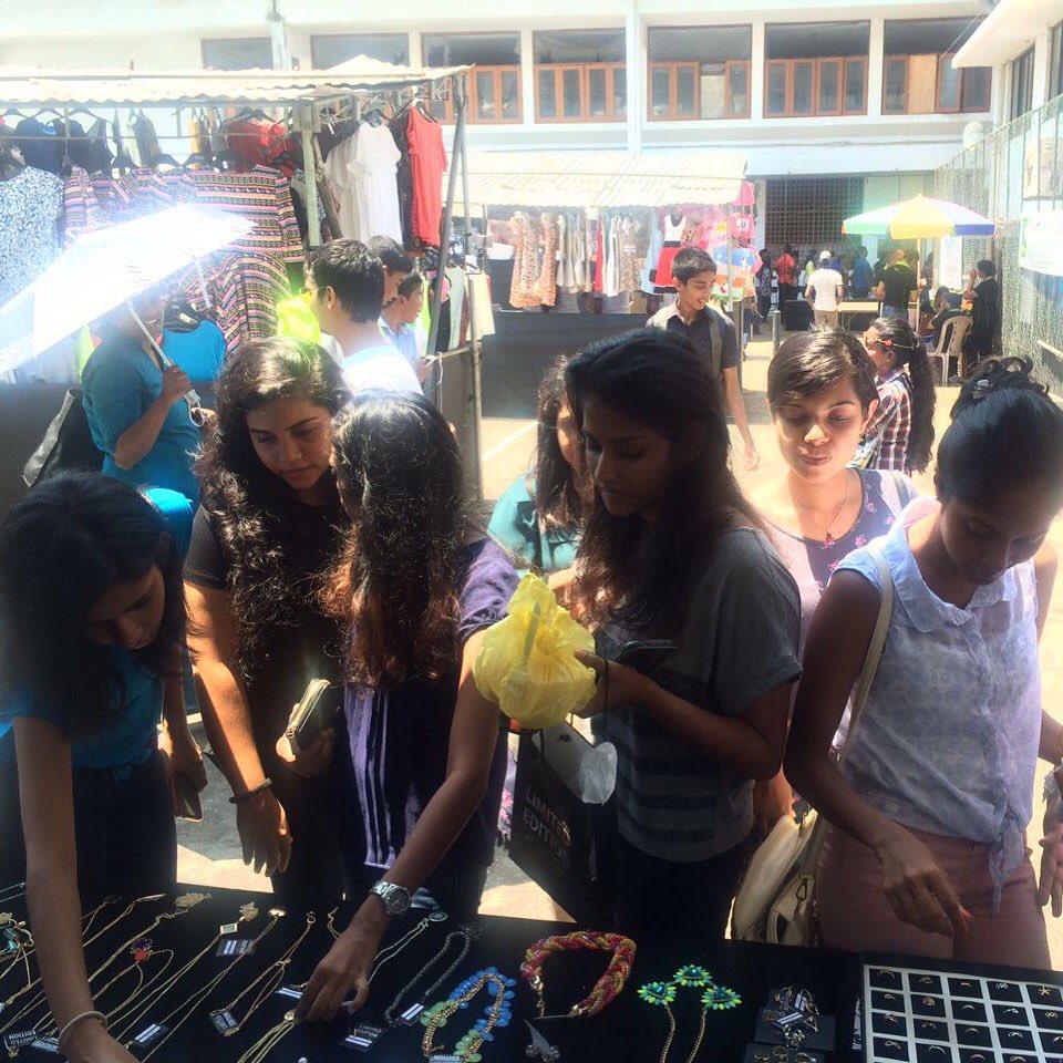 LELKStore's tweet photo. Our lovely customers ☺️ #lehappycustomers #limitededitionlkstore #visakhavidyalaya https://t.co/UaMSxBsDp2