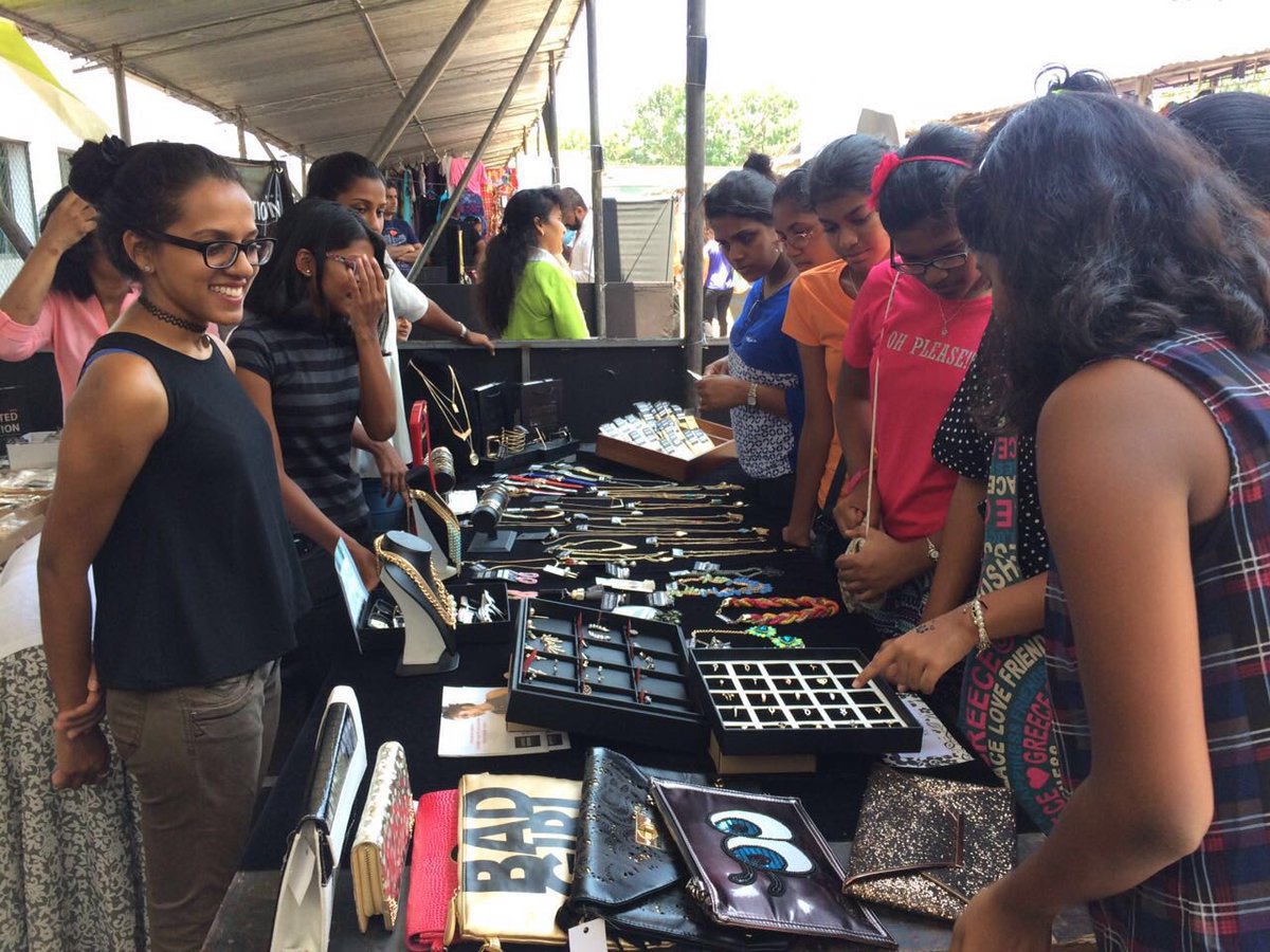LELKStore's tweet photo. Our lovely customers ☺️ #lehappycustomers #limitededitionlkstore #visakhavidyalaya https://t.co/8QY85uAVtc