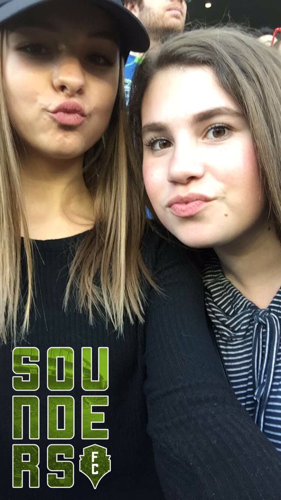 reecemertel's tweet photo. #SEAvMTL w/ ellyyy⚽️💘 https://t.co/HNpWU5DRL1