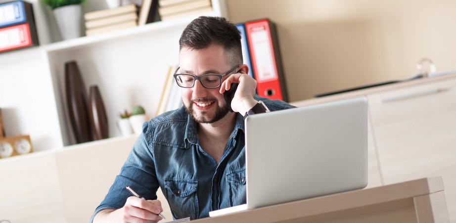 TheMuse's tweet photo. 4 Career Lessons You Can Learn From a Guy Who Talks to Frustrated Customers All Day https://t.co/T8rO5XhS89 https://t.co/Gpgllprtoc