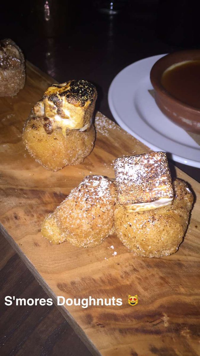 ericadaloia's tweet photo. Desserts + Drinks @trademarknyc https://t.co/YZ3pSO4SCg