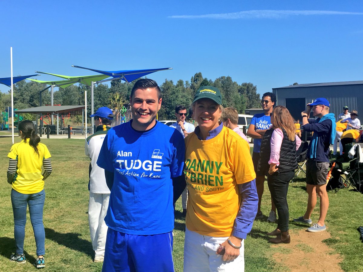 senbmckenzie's tweet photo. Annual @vicyoungnats @VicYoungLibs cricket match in #BENDIGO #twocorneredcontest #tensionshigh #trashtalkearly https://t.co/6oy2xBHEf6