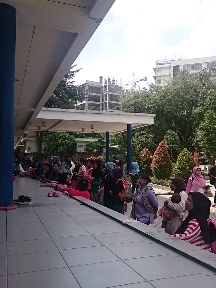 HMJGIZIUEU's tweet photo. Para ibu yg sdg menunggu hehe. Sabar ya bu anak nya lg lomba. #NutritionFest16 @Gizi_EsaUnggul  @UnivEsaUnggul https://t.co/EGUVOIae1I