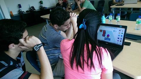 TomasDeCamino's tweet image. #ArduinoD16 #GenuinoDCR16 @fun_costarica