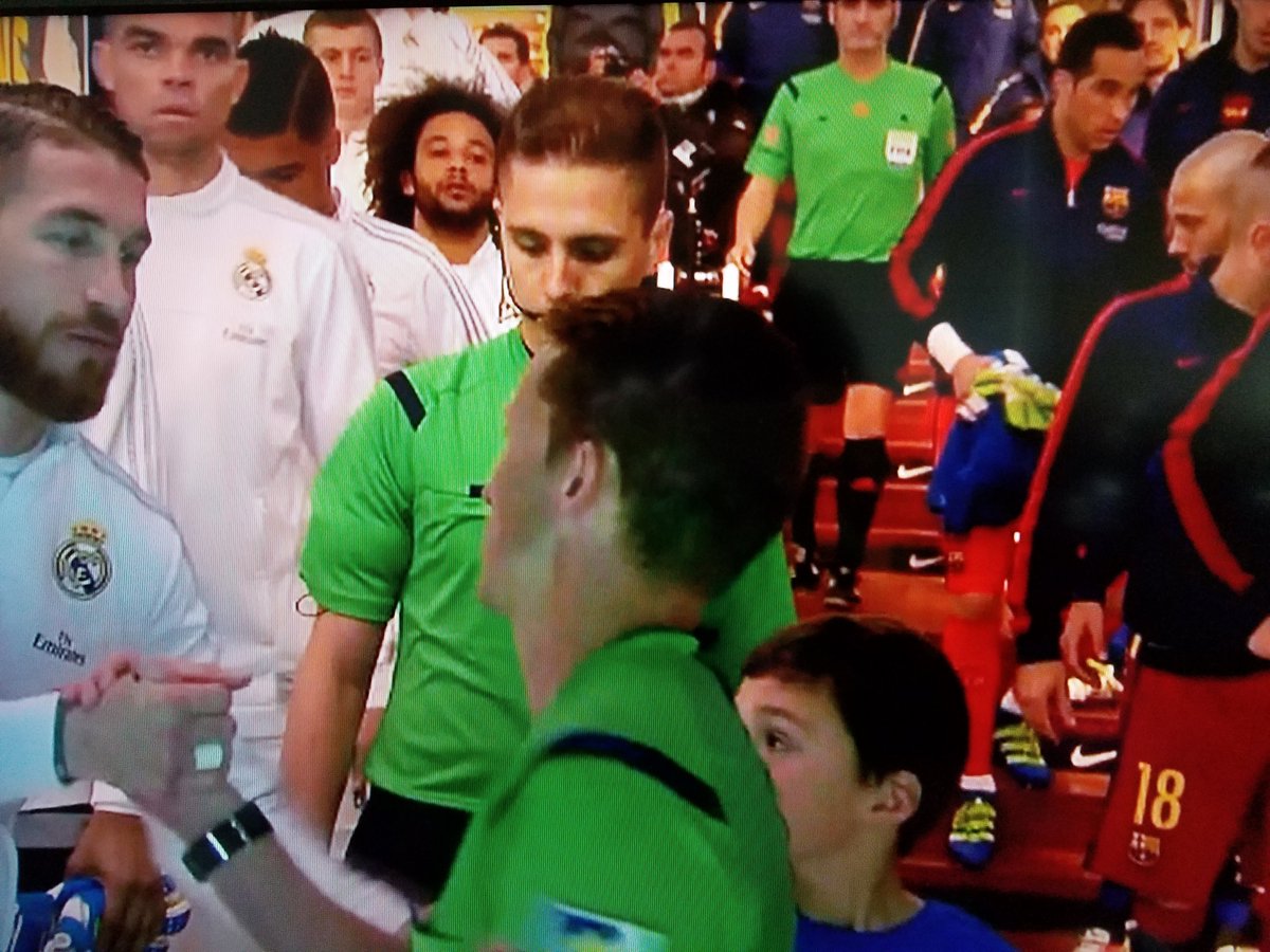 AFolchFolch's tweet photo. Why was ref so permissive w Ramos' violence? Why did he say hi 2 him (only) b4 the game? R both questions connected? https://t.co/cI9n9CwNaX