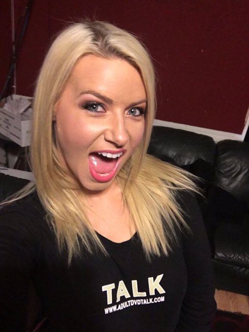 It's almost time! Come see me dance tonight at @HaremFW1 🍑💸 My 1st show is at midnight! #AlbriteArmy<a href="/tag/adultdvdtalk"class="tags"><span>#adultdvdtalk</span></a><a href="/tag/albritearmy"class="tags"><span>#albritearmy</span></a>