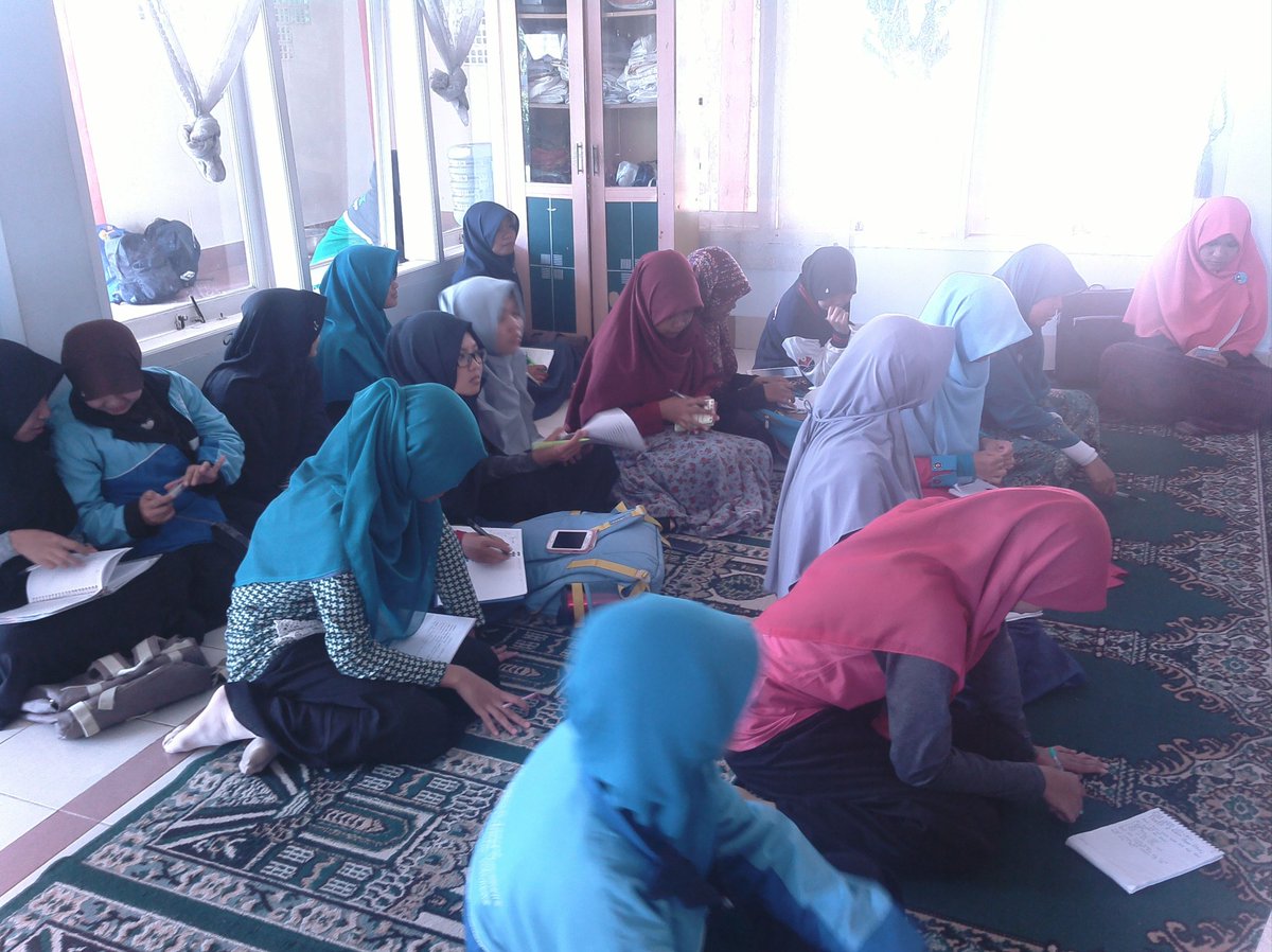 Pematerian tentang Urgensi Dakwah dari Ust.Suhendar 😄