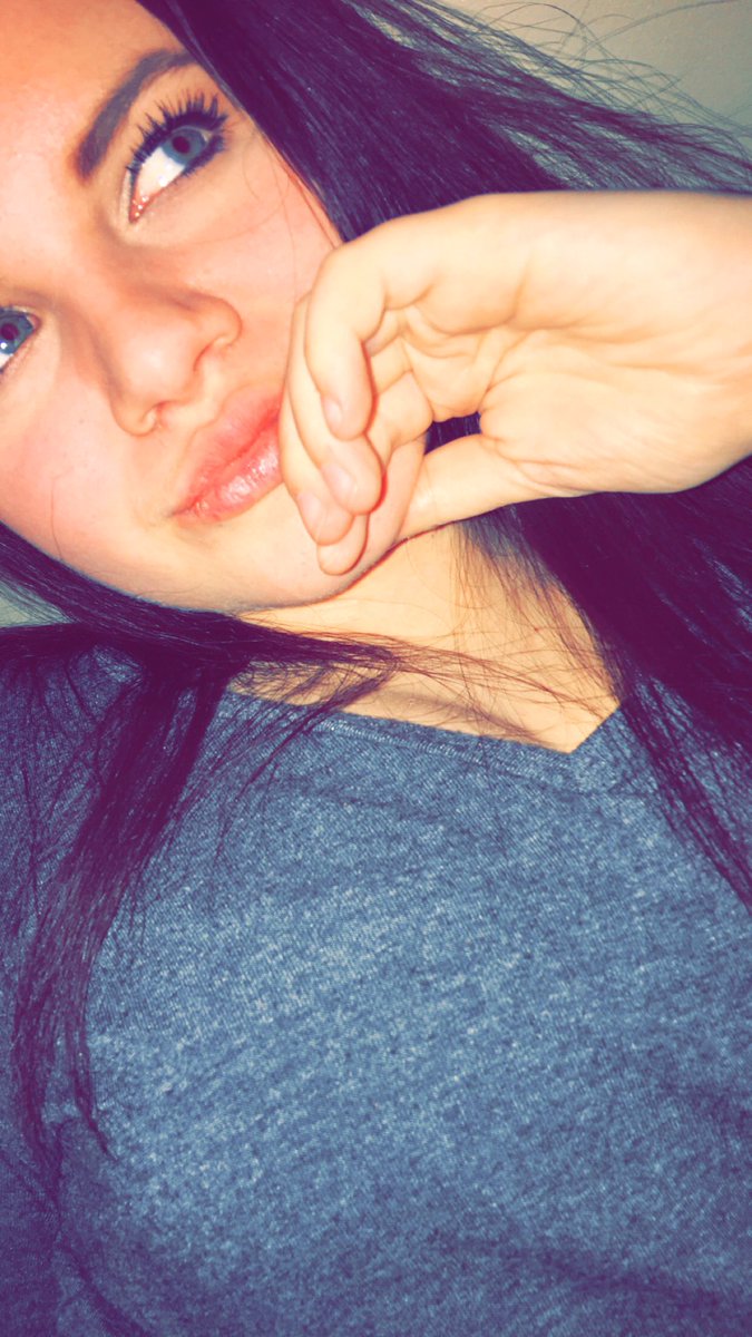 valyn_alexa13's tweet photo. 😈 https://t.co/bJIXPJBywy