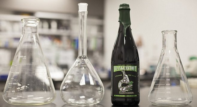 MapsandTaps's tweet image. A stout was brewed with 96 different yeast strains from @whitelabs buff.ly/1PNULth #Frankenstout  #craftbeer