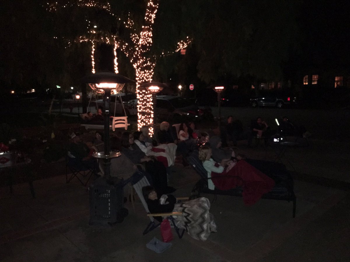 CHouseCinema's tweet photo. Perfect enchanted evening with friends and neighbors. https://t.co/kqKAgEaZgA