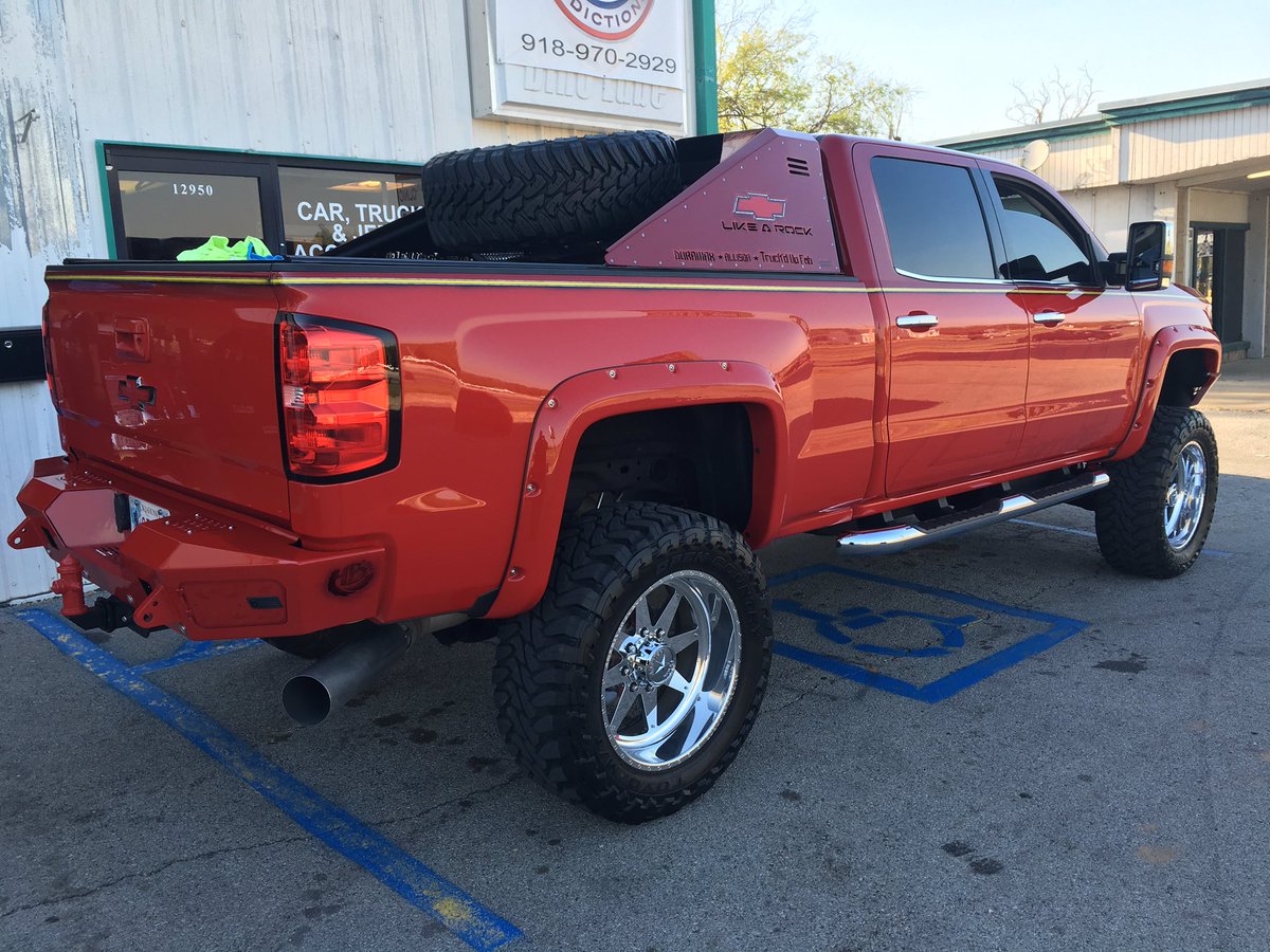 AutoAddictionOk's tweet image. Don't forget that we do detailing! Look how shiny and clean these awesome trucks are!