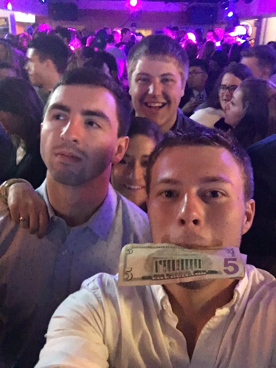 MitchyO12's tweet photo. #BrothersBarIc AND #UPshow https://t.co/y4fbFiT5EZ