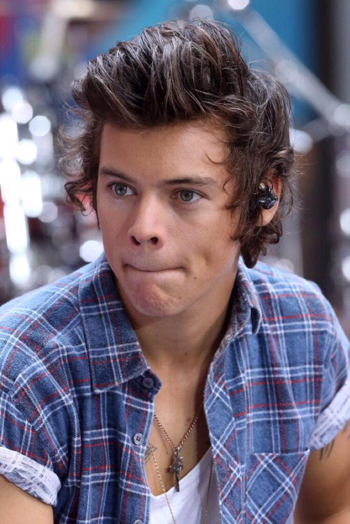 1DHQDaily's tweet photo. GO DIRECTIONERS GO

#BestFanArmy #Directioners #iHeartAwards https://t.co/kT6ZqIxUNa