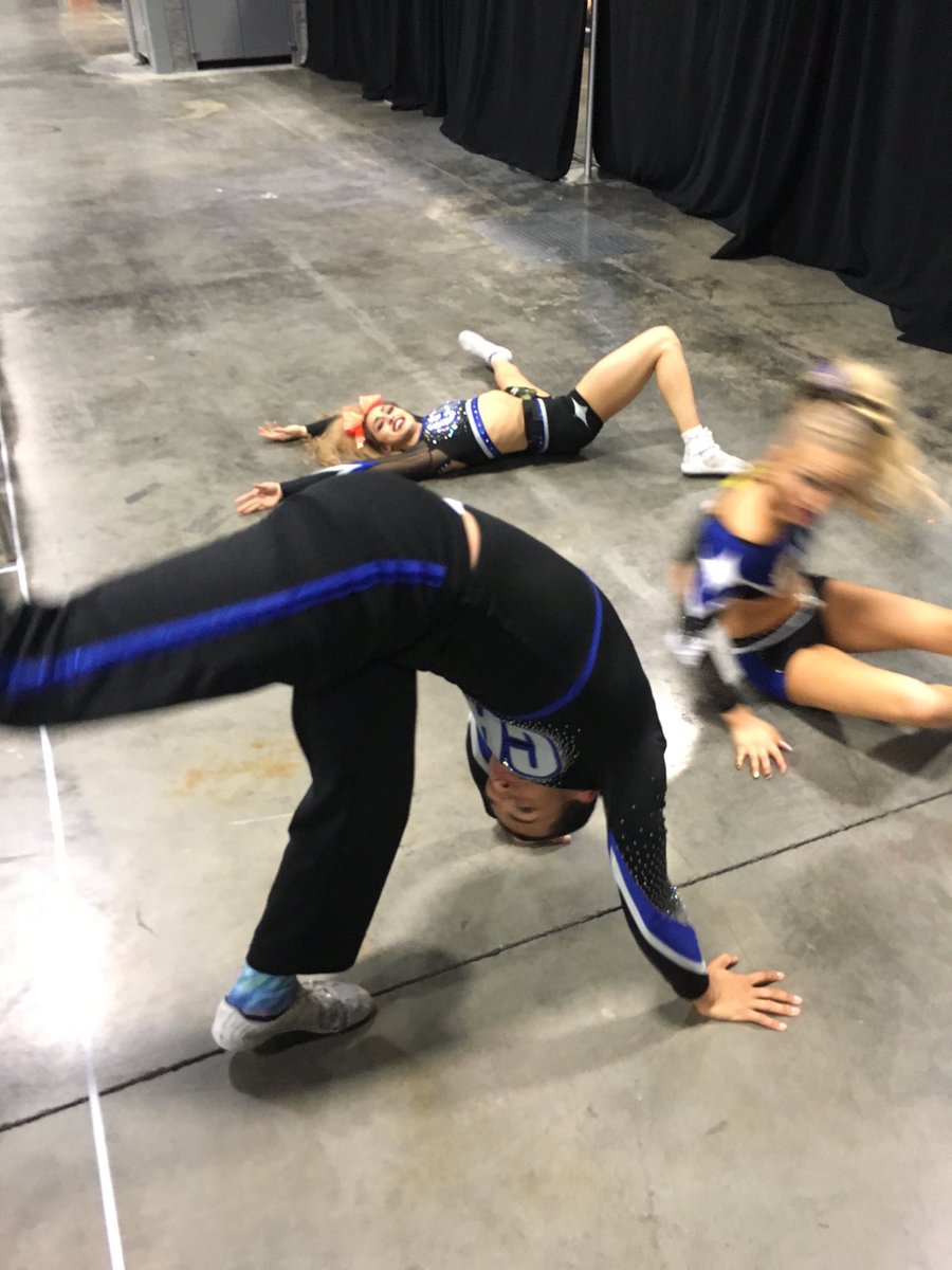 hoeymoss's tweet image. League of the champions summed up in one picture